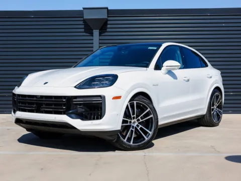 White 2025 Porsche Cayenne Turbo E-Hybrid for sale in Austin, TX