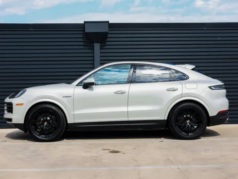 Photos of 2025 Porsche Cayenne E-Hybrid for sale in Austin, TX at Porsche Austin