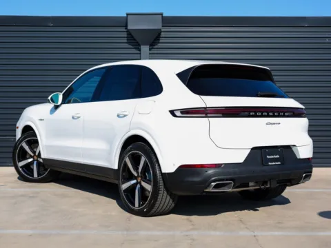 Another view of 2025 Porsche Cayenne E-Hybrid for sale in Austin, TX at Porsche Austin