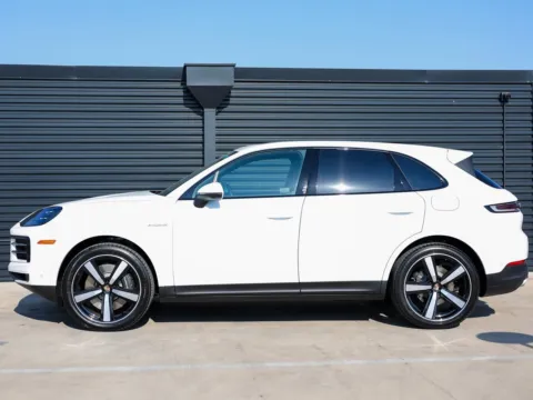 Photos of 2025 Porsche Cayenne E-Hybrid for sale in Austin, TX at Porsche Austin