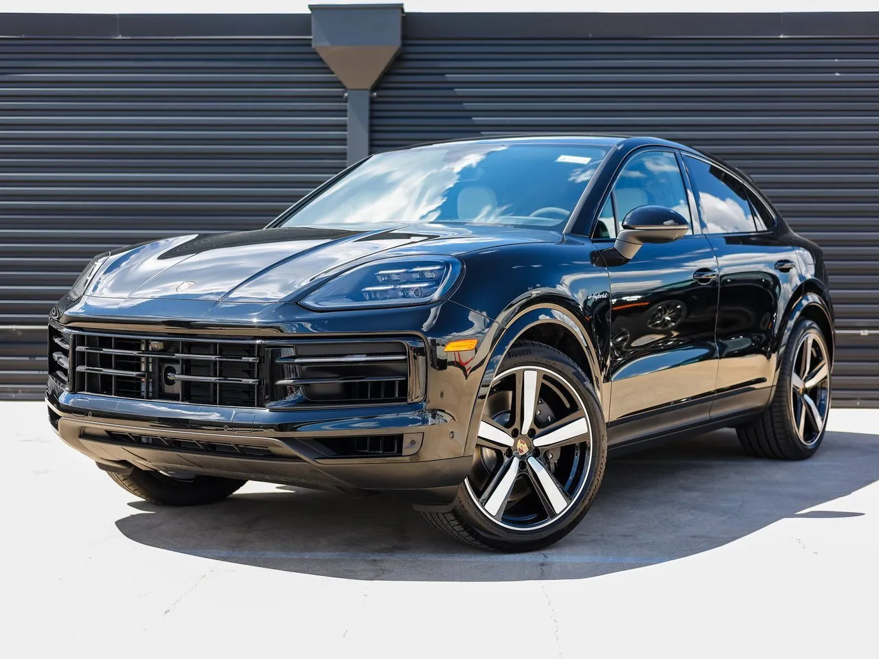 Black 2025 Porsche Cayenne E-Hybrid for sale in Austin, TX