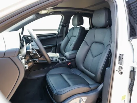 More photos of 2025 Porsche Macan S at Porsche Austin, TX