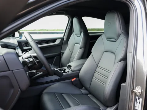 More photos of 2025 Porsche Cayenne Coupe at Porsche Austin, TX