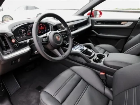 More photos of 2025 Porsche Cayenne Coupe at Porsche Austin, TX