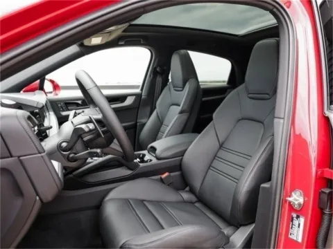 More photos of 2025 Porsche Cayenne Coupe at Porsche Austin, TX