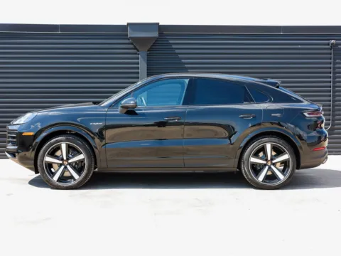 Photos of 2026 Porsche Cayenne E-Hybrid for sale in Austin, TX at Porsche Austin