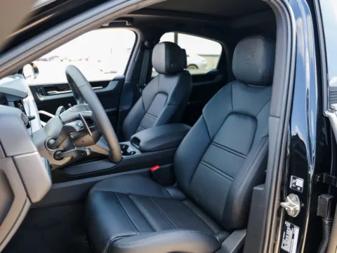 More photos of 2026 Porsche Cayenne E-Hybrid at Porsche Austin, TX