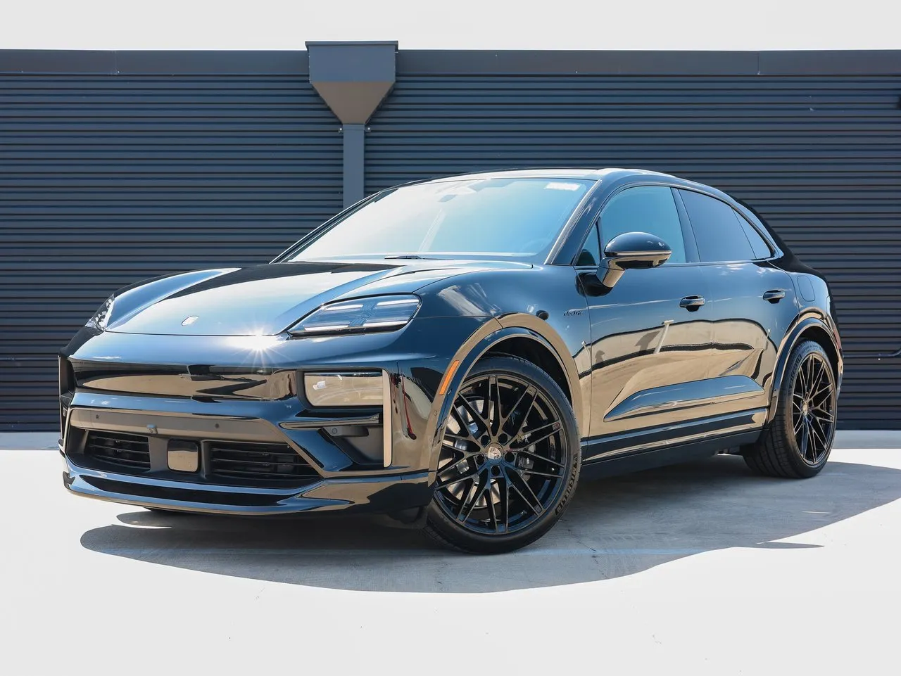 Black 2025 Porsche Macan Electric Turbo for sale in Austin, TX