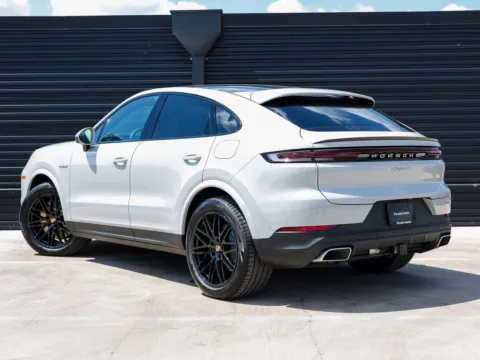 Another view of 2025 Porsche Cayenne E-Hybrid for sale in Austin, TX at Porsche Austin