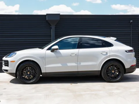 Photos of 2025 Porsche Cayenne E-Hybrid for sale in Austin, TX at Porsche Austin