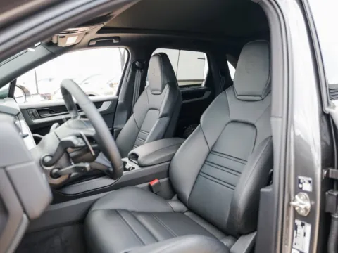 More photos of 2026 Porsche Cayenne S E-Hybrid at Porsche Austin, TX