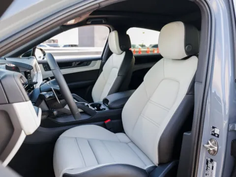 More photos of 2026 Porsche Cayenne E-Hybrid at Porsche Austin, TX