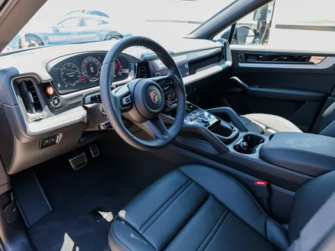 More photos of 2025 Porsche Cayenne S at Porsche Austin, TX