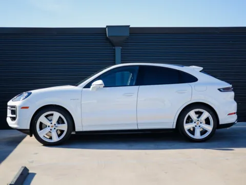 Photos of 2026 Porsche Cayenne E-Hybrid for sale in Austin, TX at Porsche Austin