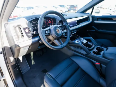 More photos of 2026 Porsche Cayenne E-Hybrid at Porsche Austin, TX