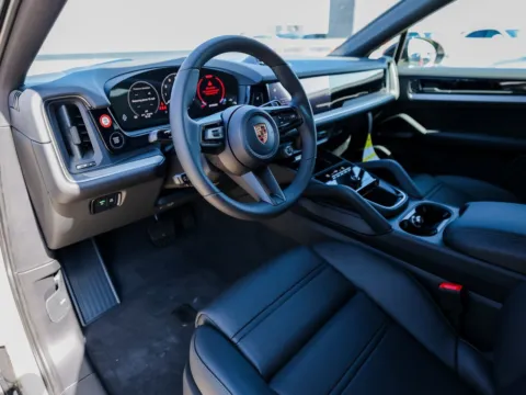 More photos of 2026 Porsche Cayenne E-Hybrid at Porsche Austin, TX