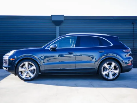 Photos of 2026 Porsche Cayenne E-Hybrid for sale in Austin, TX at Porsche Austin