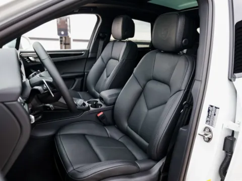 More photos of 2026 Porsche Macan at Porsche Austin, TX