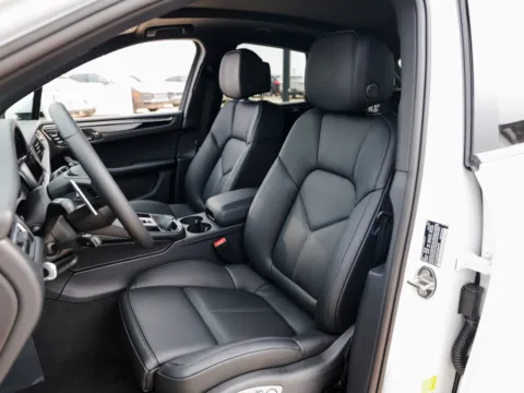 More photos of 2026 Porsche Macan at Porsche Austin, TX