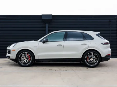 Photos of 2026 Porsche Cayenne S E-Hybrid for sale in Austin, TX at Porsche Austin