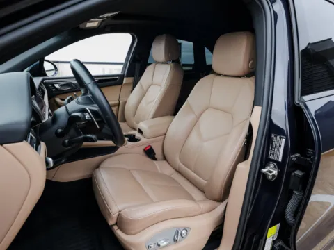 More photos of 2023 Porsche Macan at Porsche Austin, TX