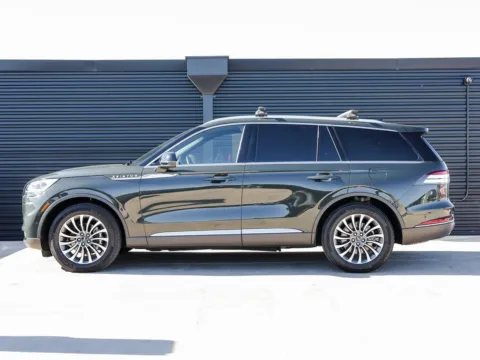 Photos of 2022 Lincoln Aviator Reserve for sale in Austin, TX at Porsche Austin