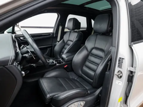 More photos of 2023 Porsche Macan T at Porsche Austin, TX