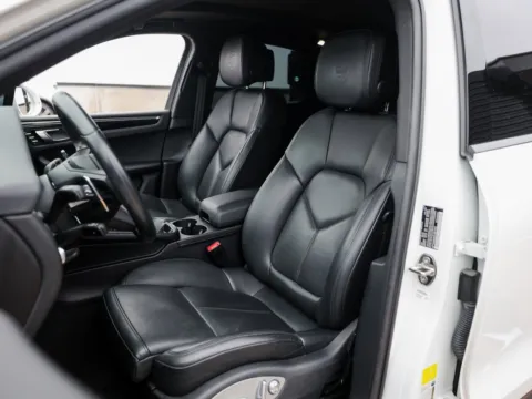 More photos of 2023 Porsche Macan at Porsche Austin, TX