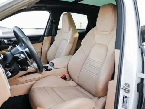 More photos of 2023 Porsche Cayenne at Porsche Austin, TX