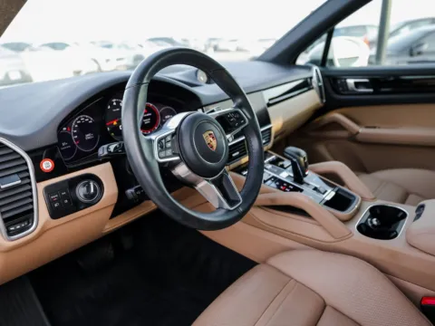 More photos of 2023 Porsche Cayenne at Porsche Austin, TX