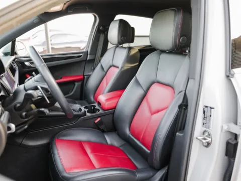 More photos of 2022 Porsche Macan S at Porsche Austin, TX