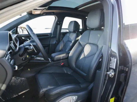 More photos of 2025 Porsche Macan at Porsche Austin, TX