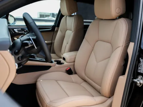 More photos of 2025 Porsche Macan at Porsche Austin, TX