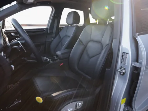 More photos of 2025 Porsche Macan at Porsche Austin, TX