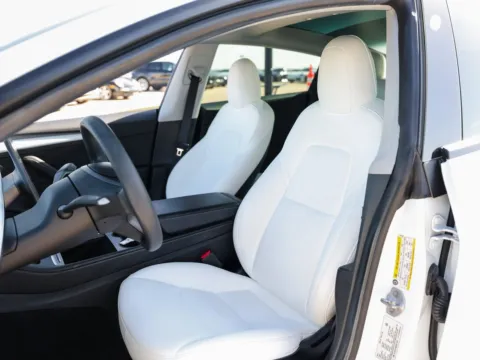 More photos of 2021 Tesla Model 3 Performance at Porsche Austin, TX