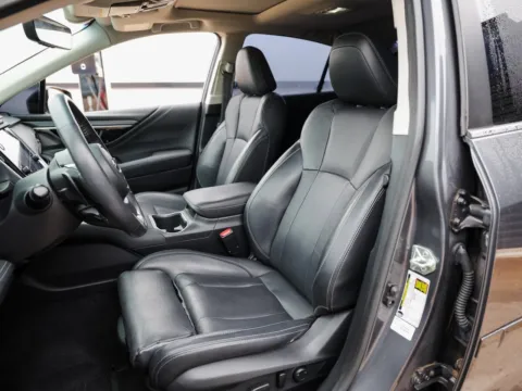 More photos of 2020 Subaru Legacy Limited at Porsche Austin, TX