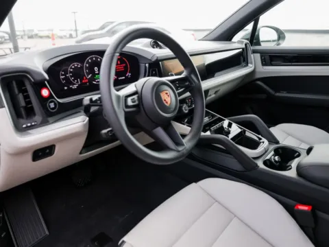 More photos of 2026 Porsche Cayenne E-Hybrid at Porsche Austin, TX