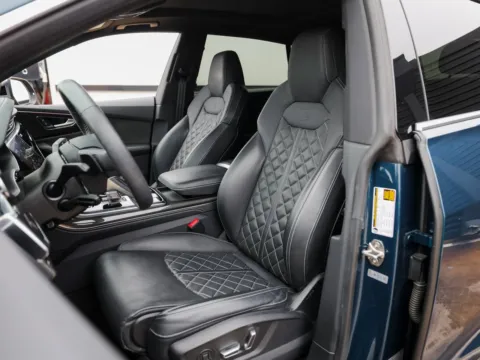 More photos of 2021 Audi SQ8 Prestige at Porsche Austin, TX