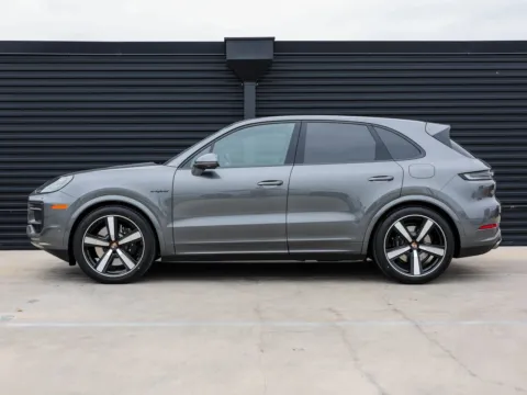 Photos of 2026 Porsche Cayenne S E-Hybrid for sale in Austin, TX at Porsche Austin