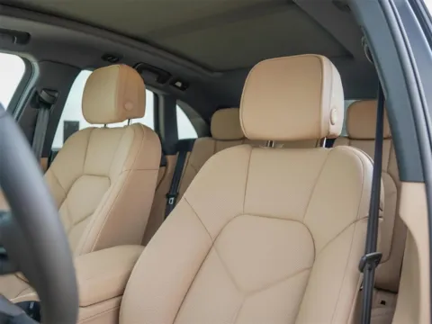 More photos of 2025 Porsche Macan at Porsche Austin, TX