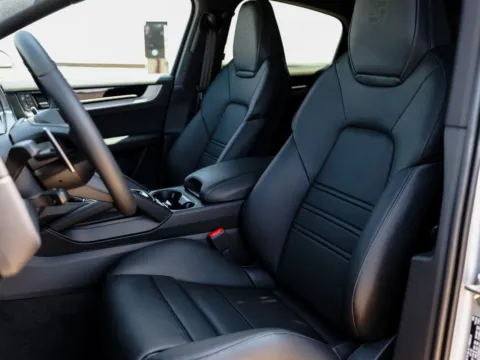 More photos of 2025 Porsche Cayenne Coupe at Porsche Austin, TX