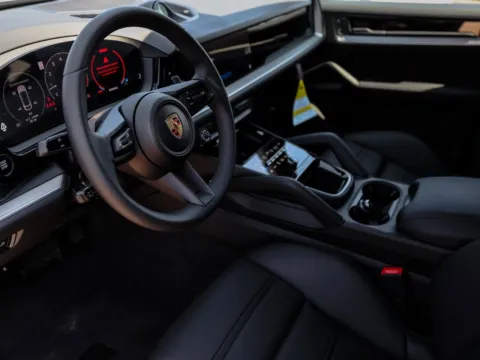 More photos of 2025 Porsche Cayenne Coupe at Porsche Austin, TX