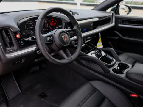 More photos of 2025 Porsche Cayenne Coupe at Porsche Austin, TX