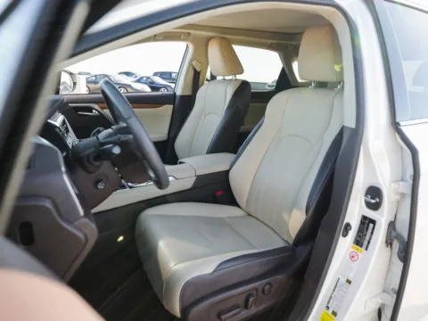 More photos of 2018 Lexus RX 450h at Porsche Austin, TX