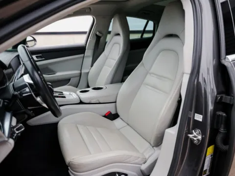 More photos of 2018 Porsche Panamera 4S at Porsche Austin, TX