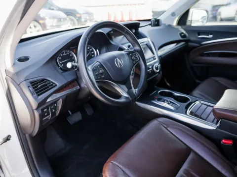 More photos of 2017 Acura MDX w/Technology Pkg at Porsche Austin, TX