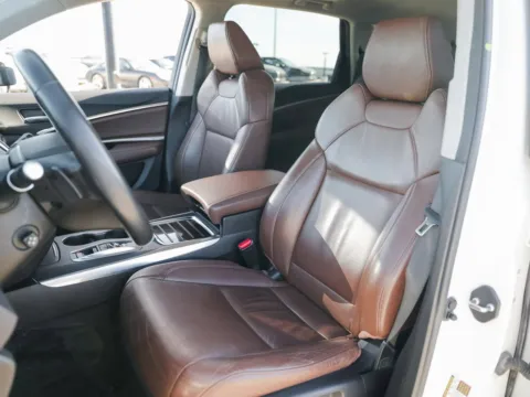 More photos of 2017 Acura MDX w/Technology Pkg at Porsche Austin, TX