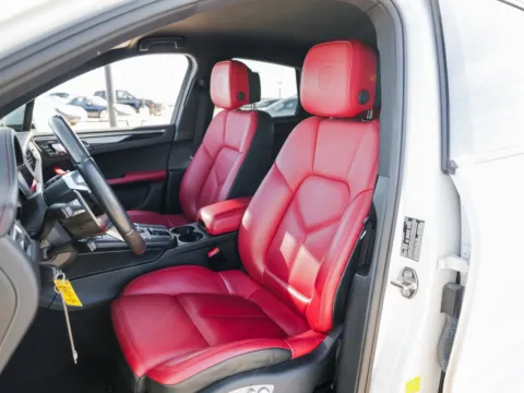 More photos of 2020 Porsche Macan S at Porsche Austin, TX