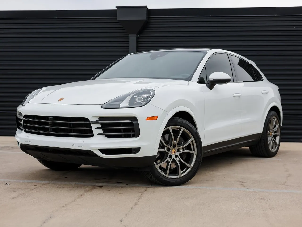 White 2023 Porsche Cayenne Platinum Edition for sale in Austin, TX