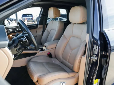 More photos of 2022 Porsche Macan S at Porsche Austin, TX